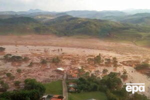 Сточные воды железнорудной шахты затопили город Мариана
