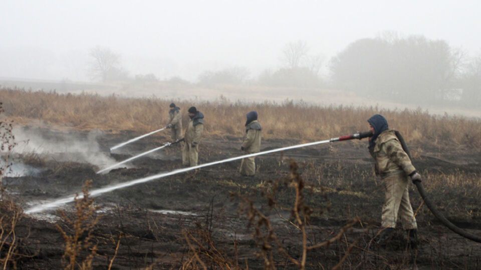 Спасатели продолжают тушить торфяники в Киевской и Полтавской областях