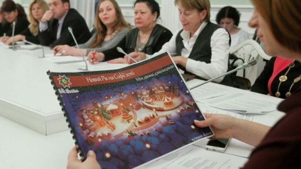 Городские власти определились с форматом и локациями новогодних и рождественских празднований