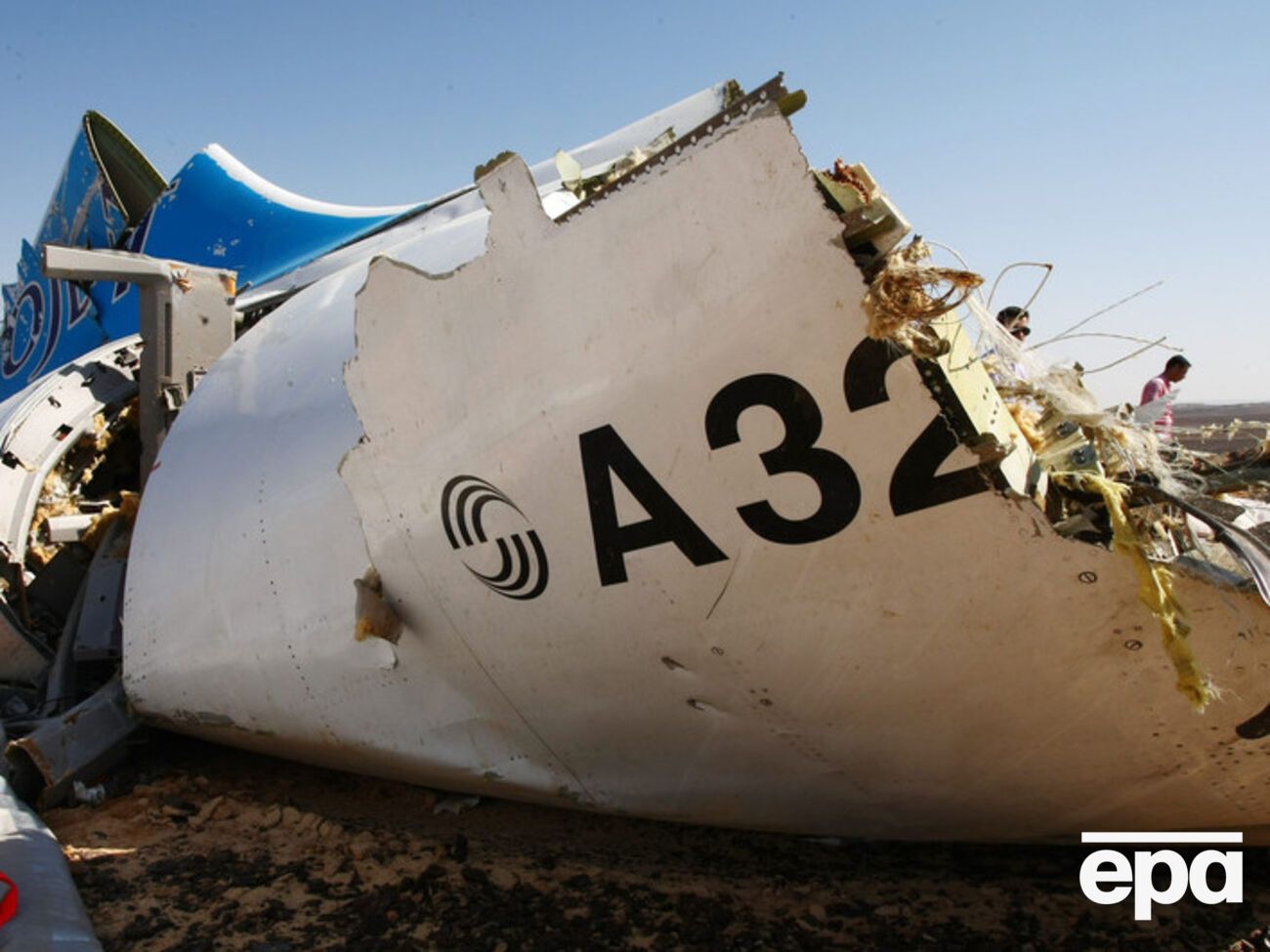 Британские спецслужбы: В российский самолет могли заложить бомбу перед вылетом