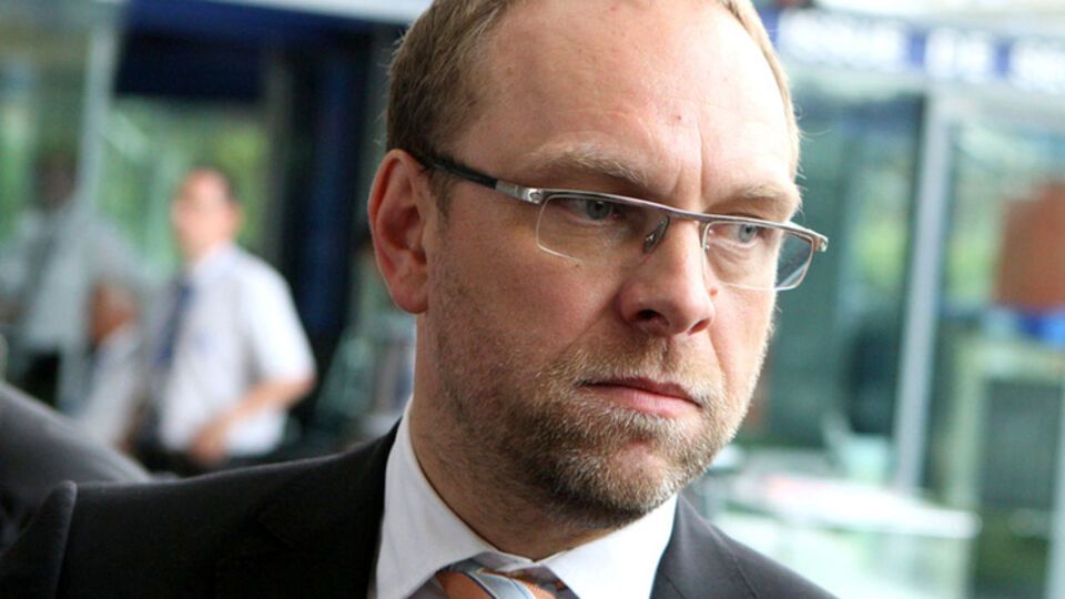 Власенко назвал слова Тетерука "абсурдом и бредом"
