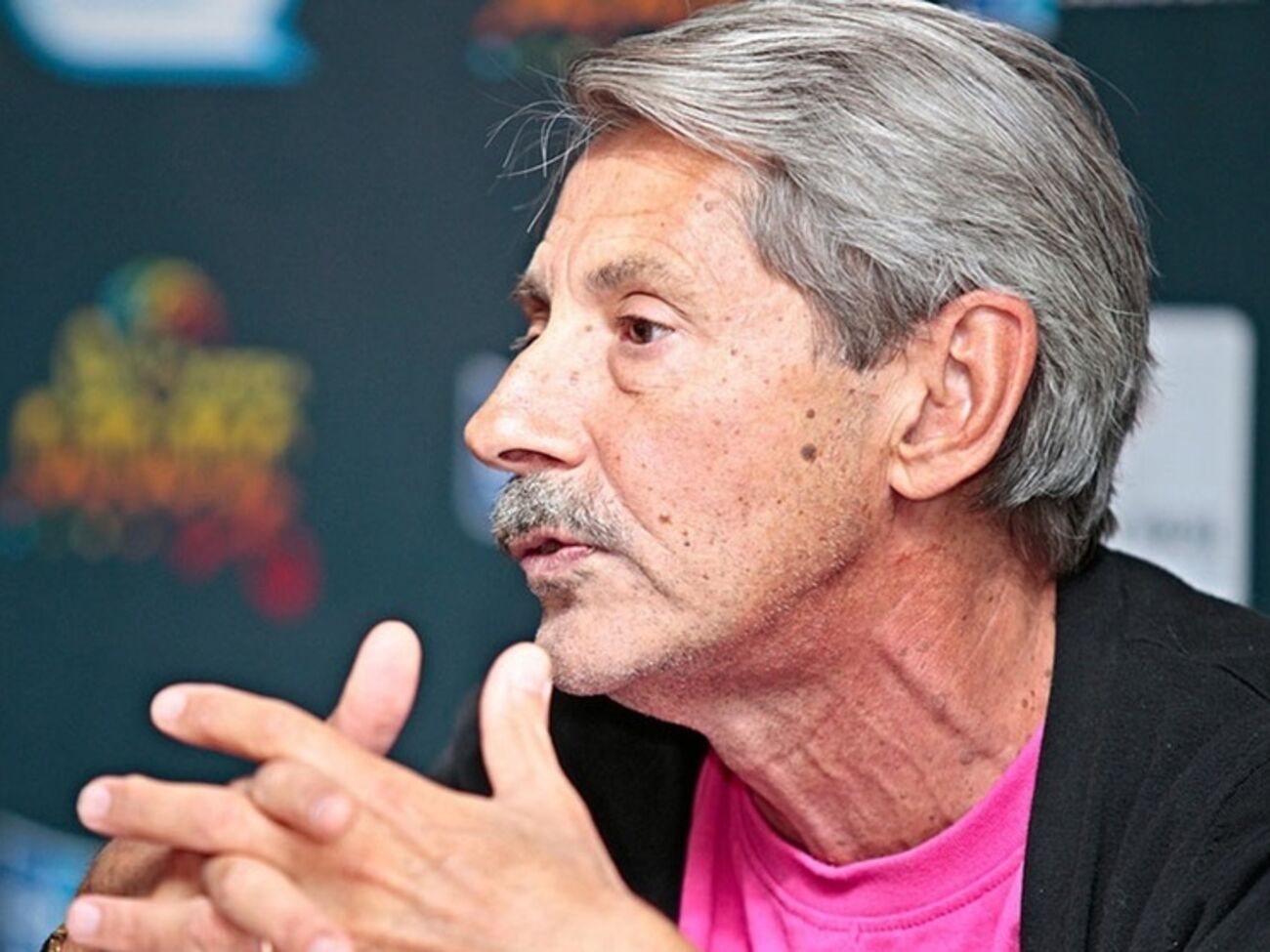 Халпахчи: Я потратил много личного времени ради восстановления "Жовтня", а в итоге даже приглашение на его открытие не получил