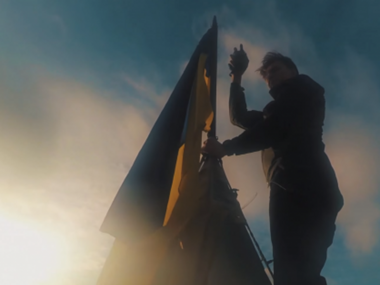 Днепропетровский руфер добрался до звезды на одном из главных зданий Крещатика