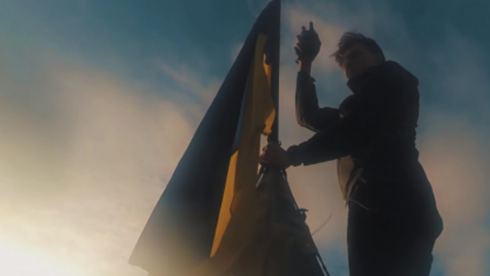 Днепропетровский руфер добрался до звезды на одном из главных зданий Крещатика