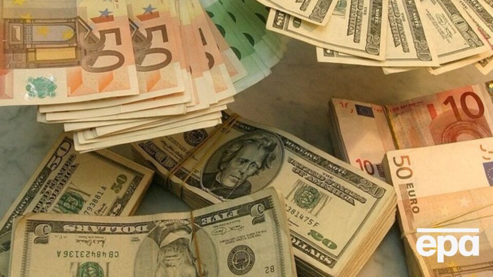 Нацбанк укрепил курс гривны