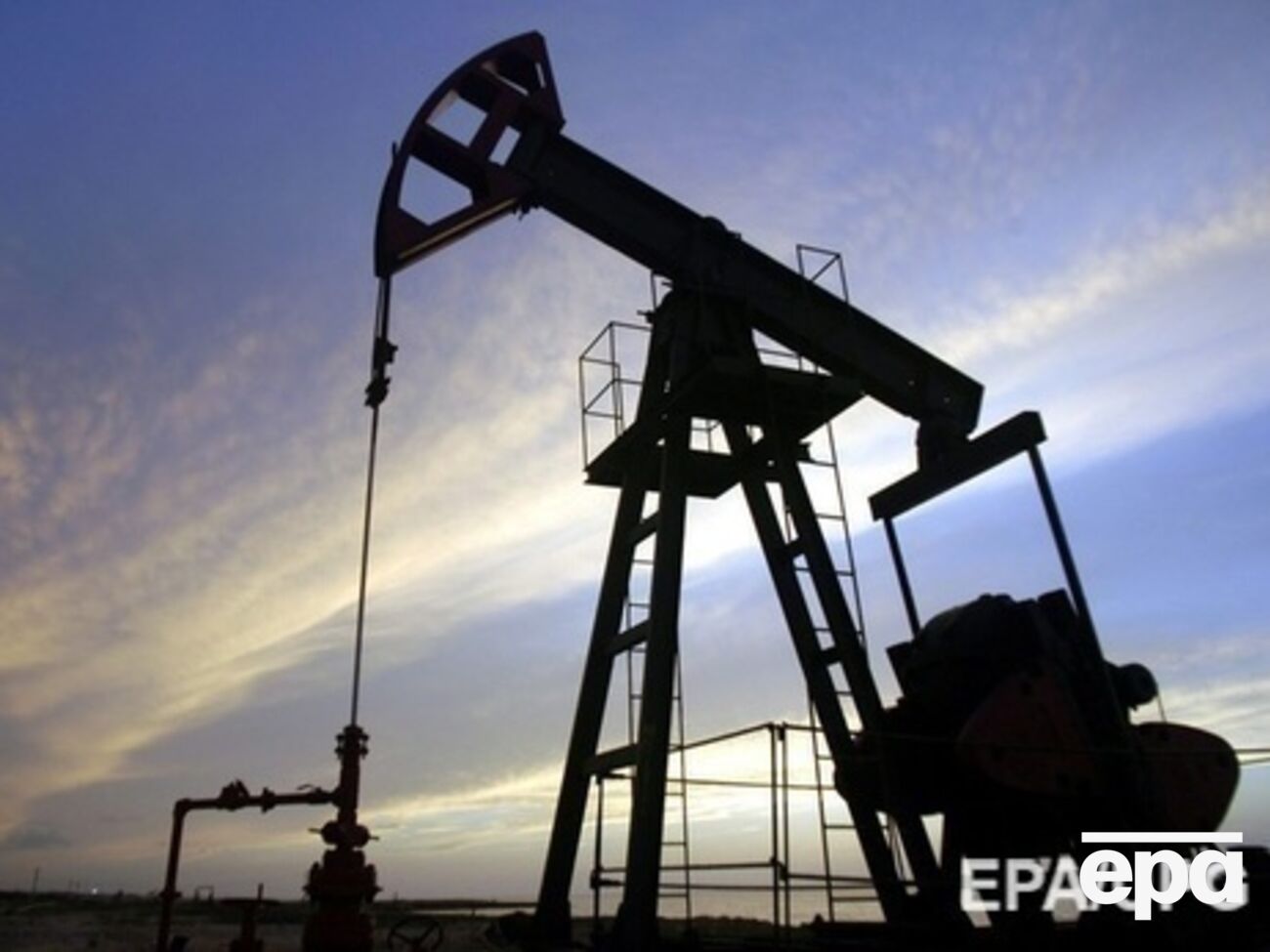 Нефть продолжает дешеветь