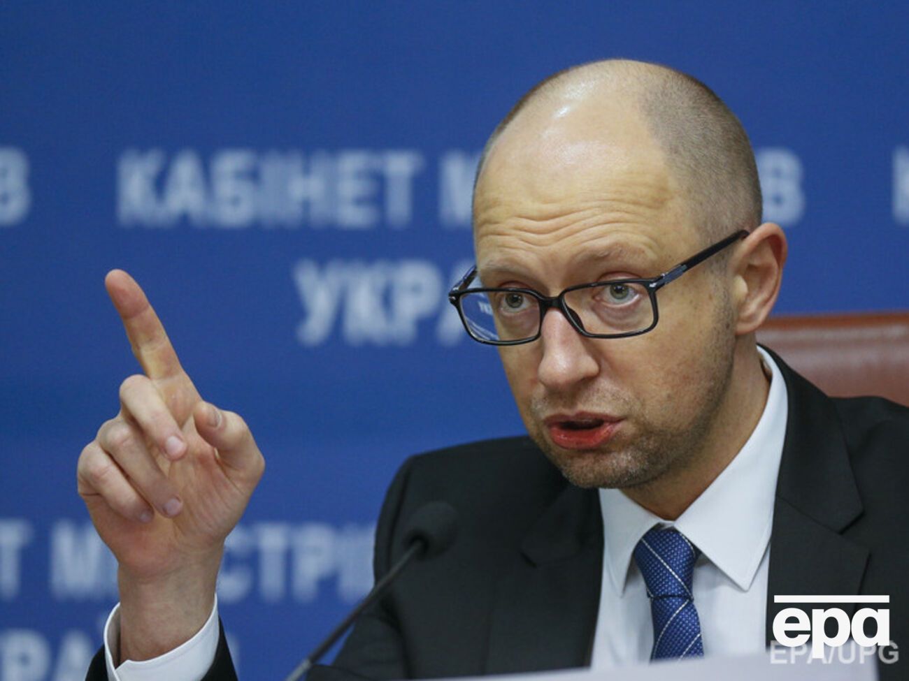 Яценюк поручил проверить, угрожает ли что-либо украинцам, которые отдыхают в Египте