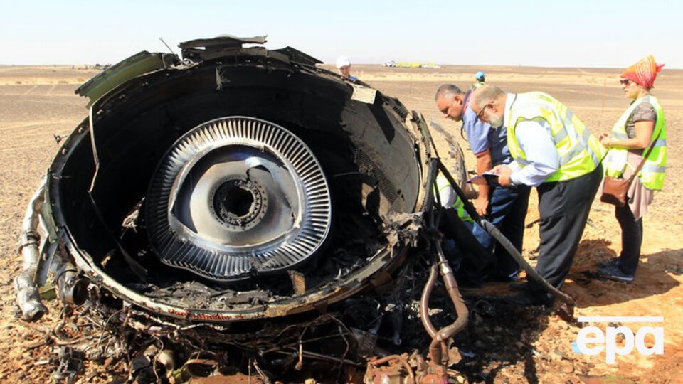 Египет пока не может назвать причину крушения A321