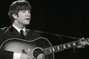 Гитара Леннона ушла с молотка