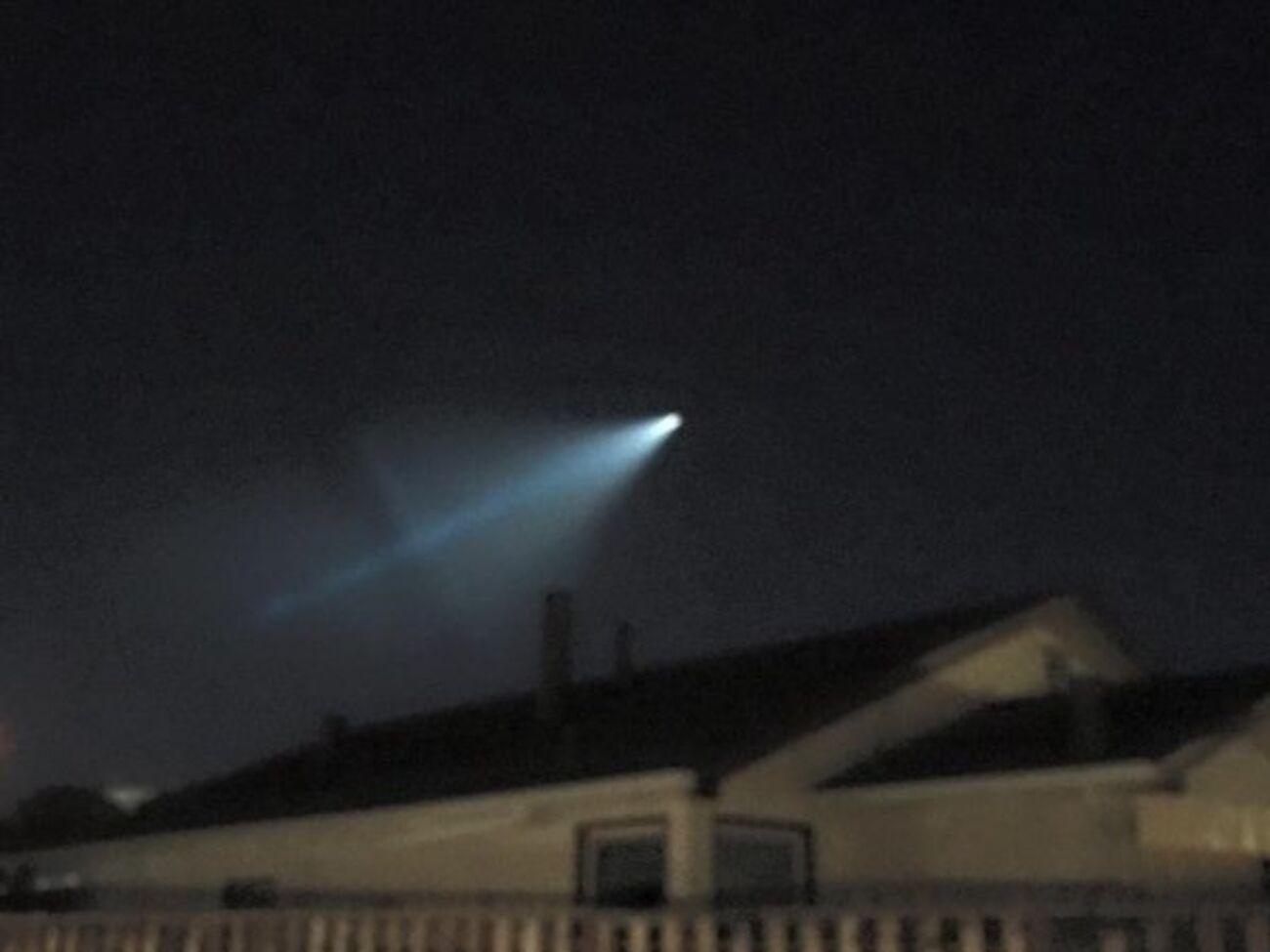 Жители Калифорнии сообщили о "странных огнях" в небе