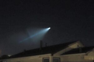 Жители Калифорнии сообщили о "странных огнях" в небе