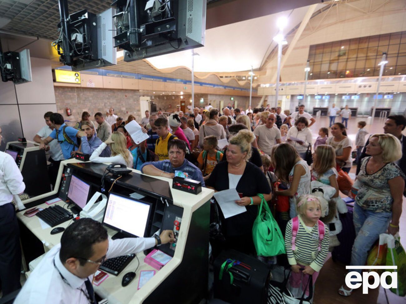 В Египте еще остаются сотни российских туристов