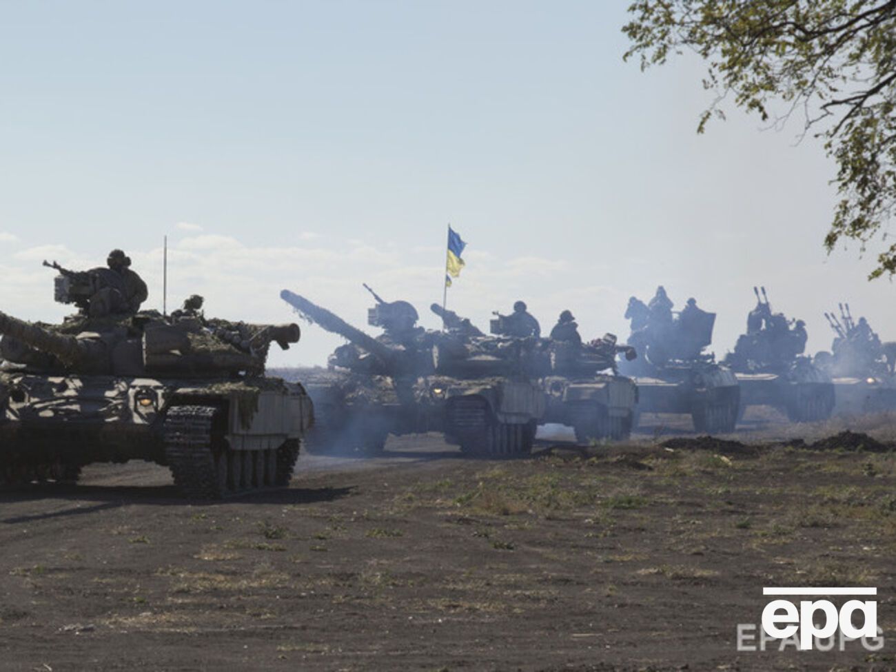 Украина отвела тяжелое вооружение, заверили в АП