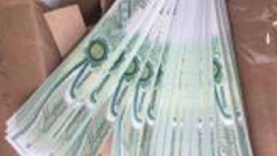 Поддельные акцизные марки выявлены в автомобиле, следовавшем транзитом в Россию