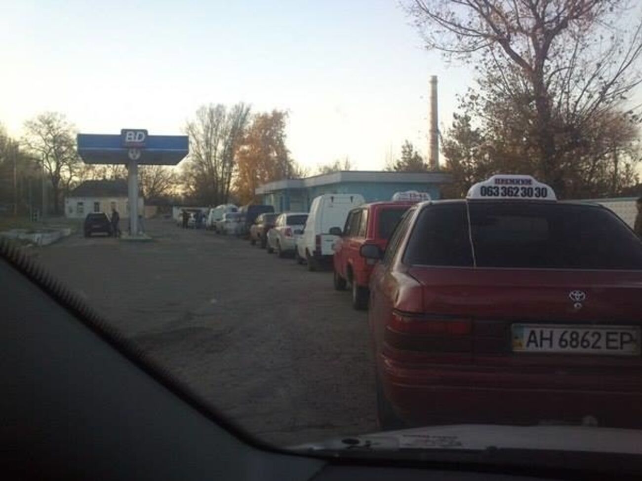 Казанский:&nbsp;Бензин и пропан на Донбасс завозят из России. Там тоже правосеки и фашисты блокаду организовали?