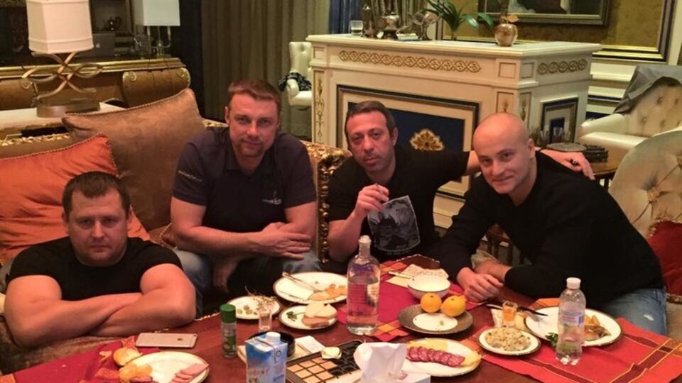 Саакашвили: Официально этот человек находится под арестом (Геннадий Корбан – второй справа)