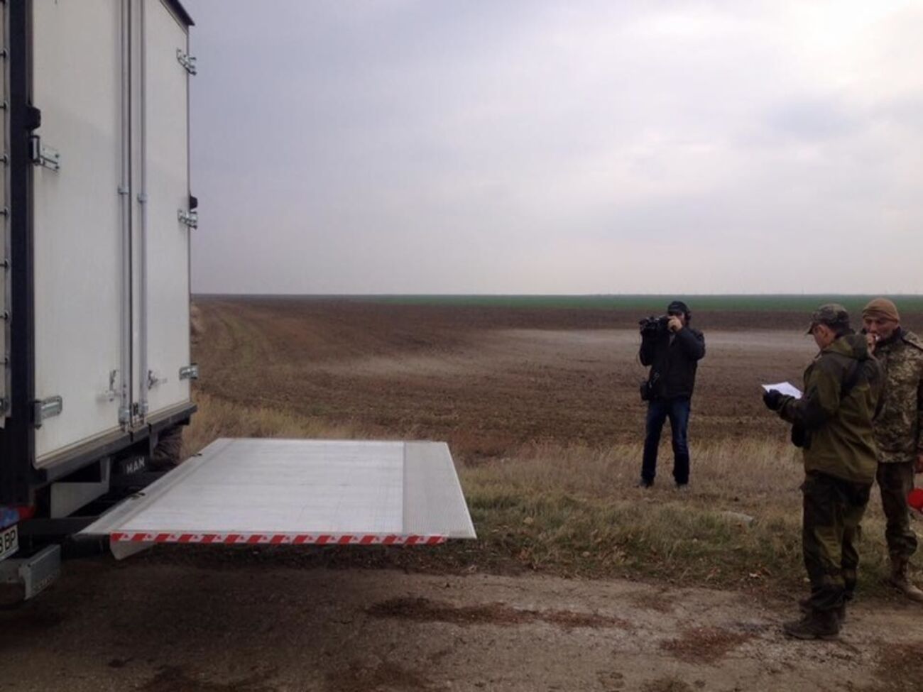 Активисты предотвратили вывоз из Крыма груза по поддельным документам