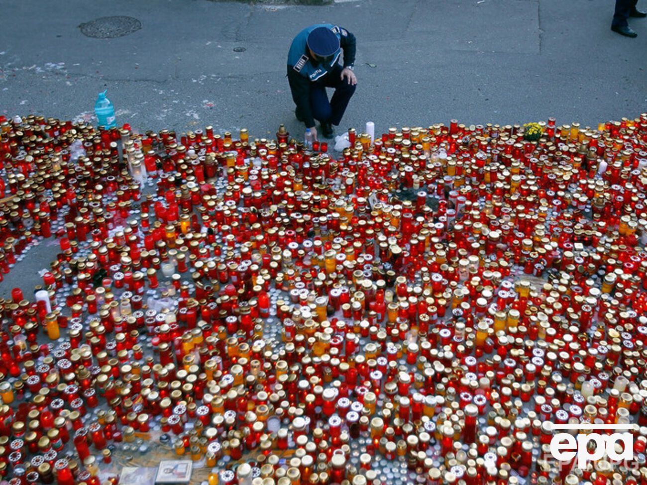 Количество погибших в результате пожара в бухарестском клубе продолжает расти