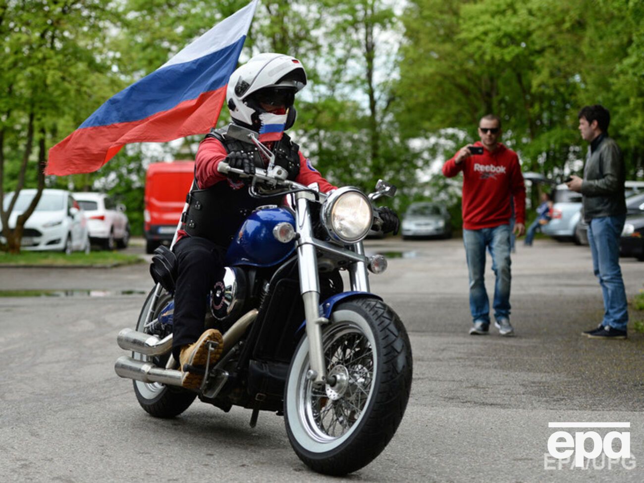 Сотрудникам МЧС и ФТС России рекомендовали не отдыхать за границей