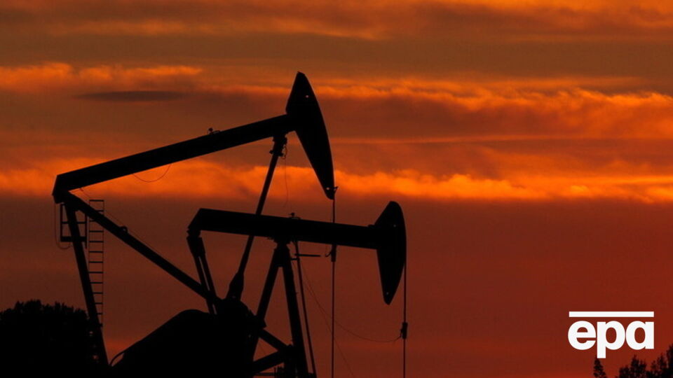 Нефть торгуется ниже $48