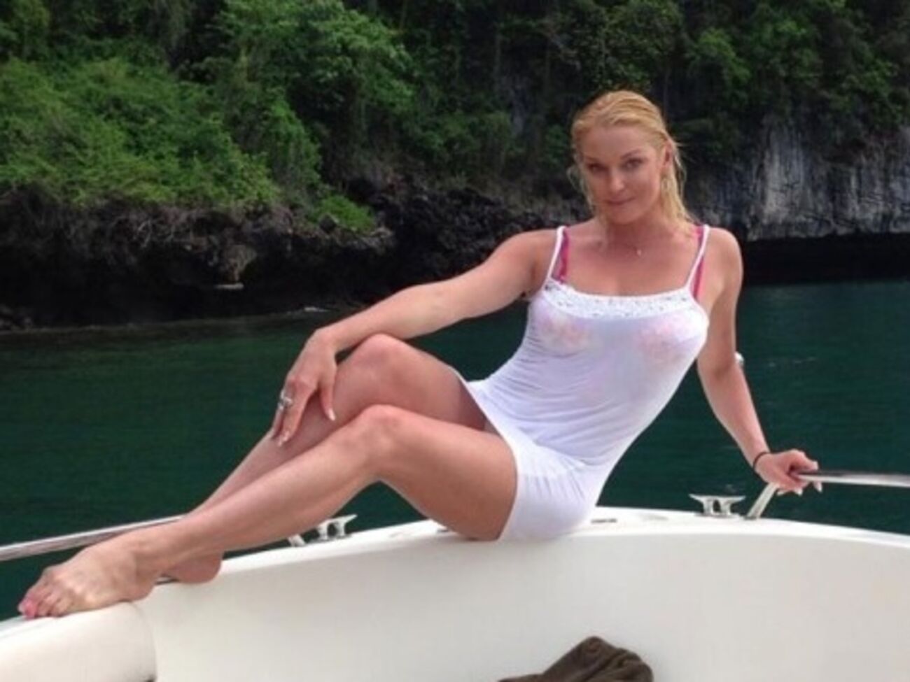 Анастасия Волочкова облачилась в латекс и показала откровенный танец