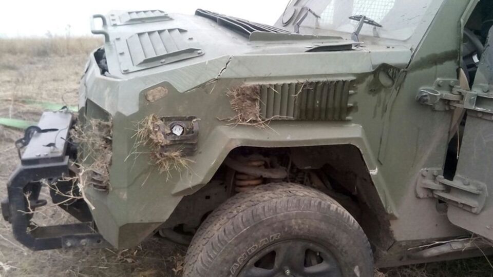 "Кугуар" перевернулся под Курахово, причины аварии пока неизвестны