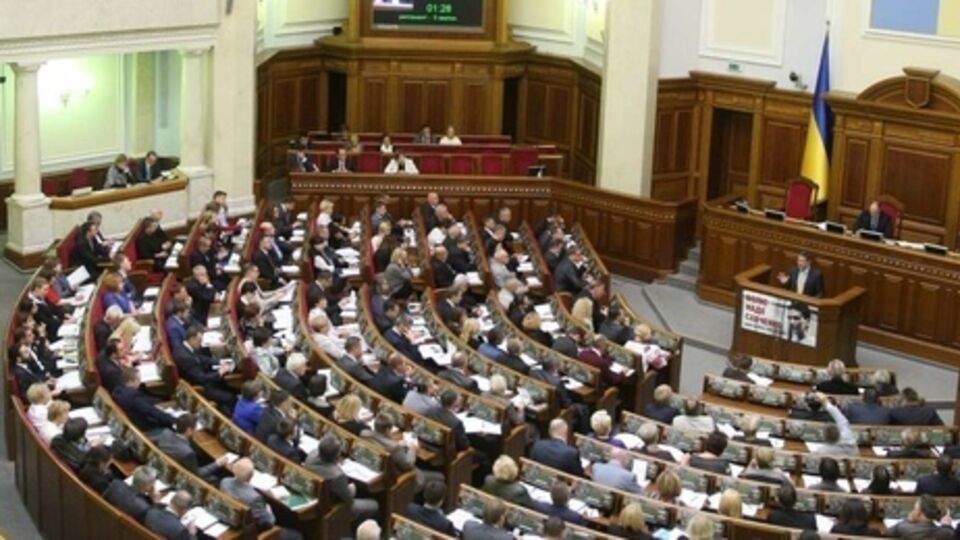 Депутаты надеются "повысить моральные и человеческие ценности" в работе коллег