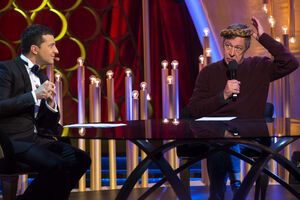 Зеленский во время съемки надел на Ефремова косу Юлии Тимошенко