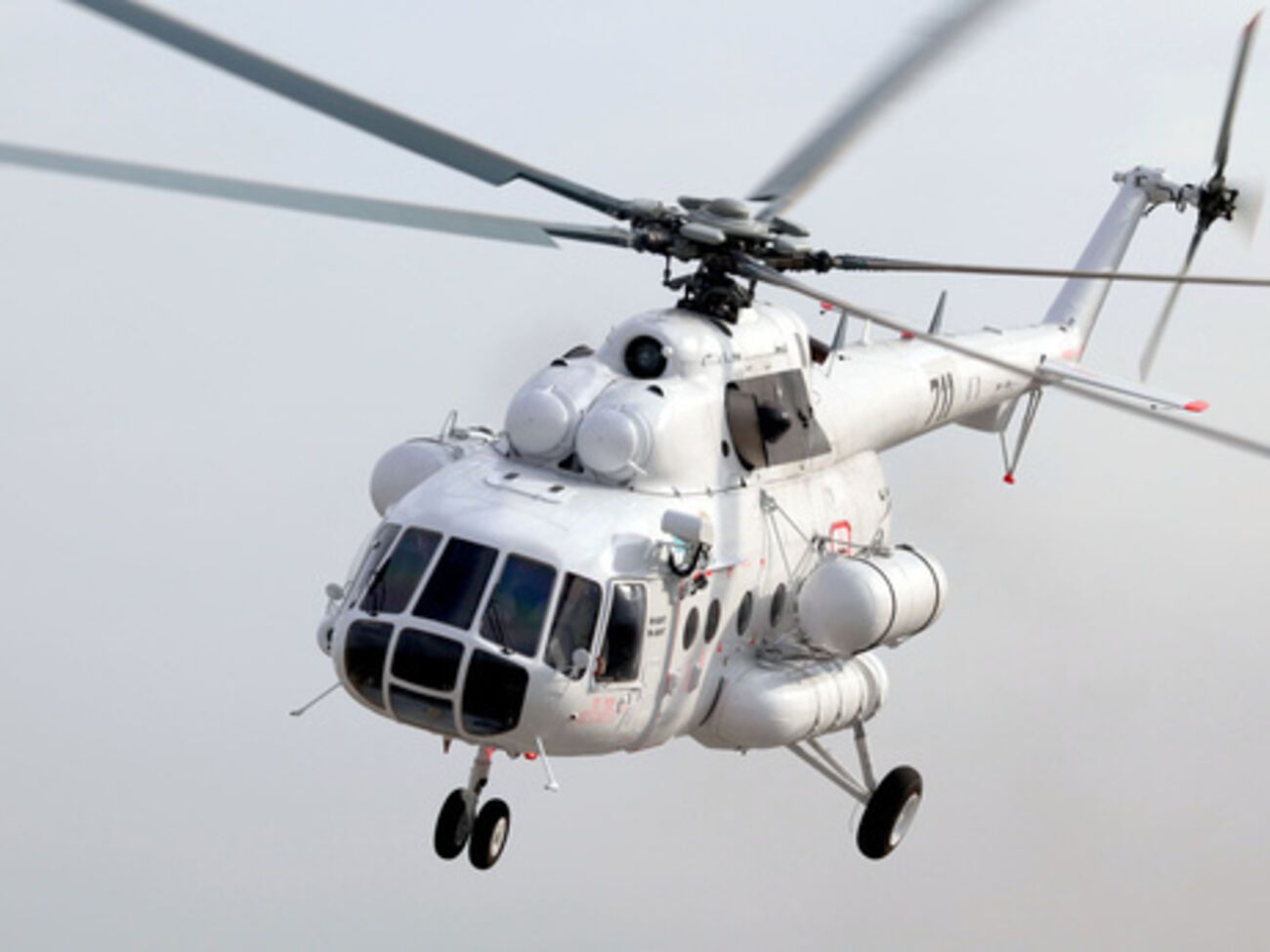 Число жертв крушения вертолета продолжает расти