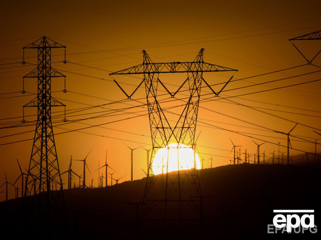 Свет в Севастополе будут включать по графику