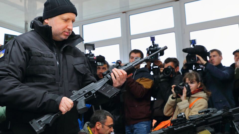 Турчинов предостерегает европейских политиков от сотрудничества с Россией