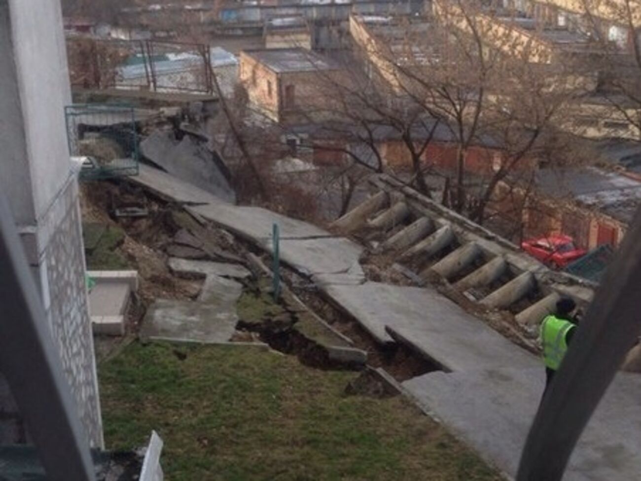 В Киеве на Соломенке произошел обвал грунта