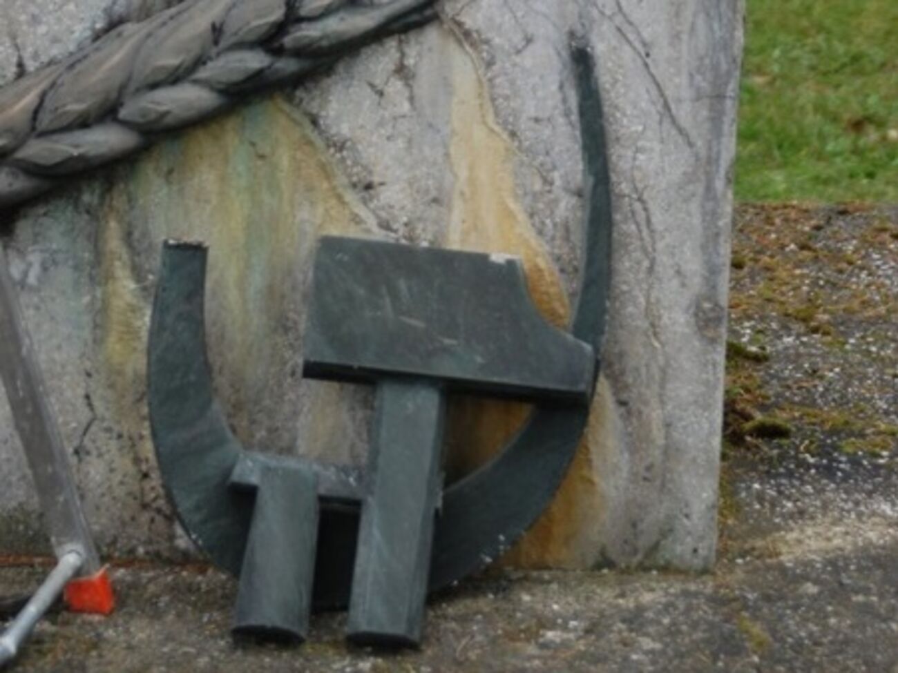 Снос советских памятников в Польше находится в ведении местных властей