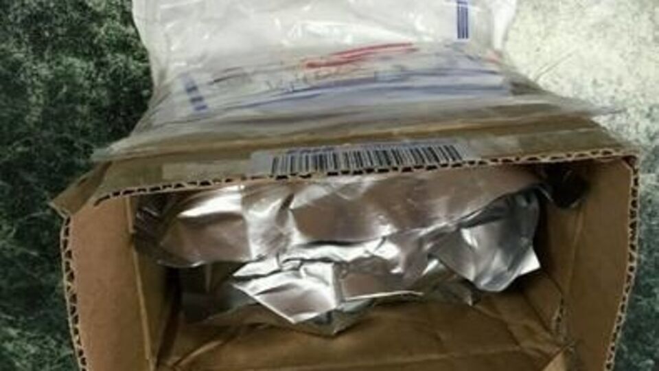 СБУ: Правоохранители задержали в Одессе и Харькове курьеров при получении трех посылок с наркотиками