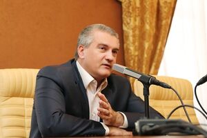 Аксенов подчеркнул, что первая очередь энергомоста даст Крыму только 50% от потребностей полуострова в электроэнергии