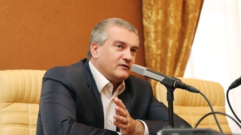 Аксенов подчеркнул, что первая очередь энергомоста даст Крыму только 50% от потребностей полуострова в электроэнергии