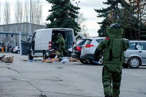 Взрывотехники проверили автомобиль, но взрывчатки не нашли