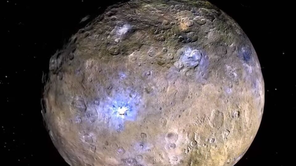 Диаметр Цереры составляет примерно 950 км