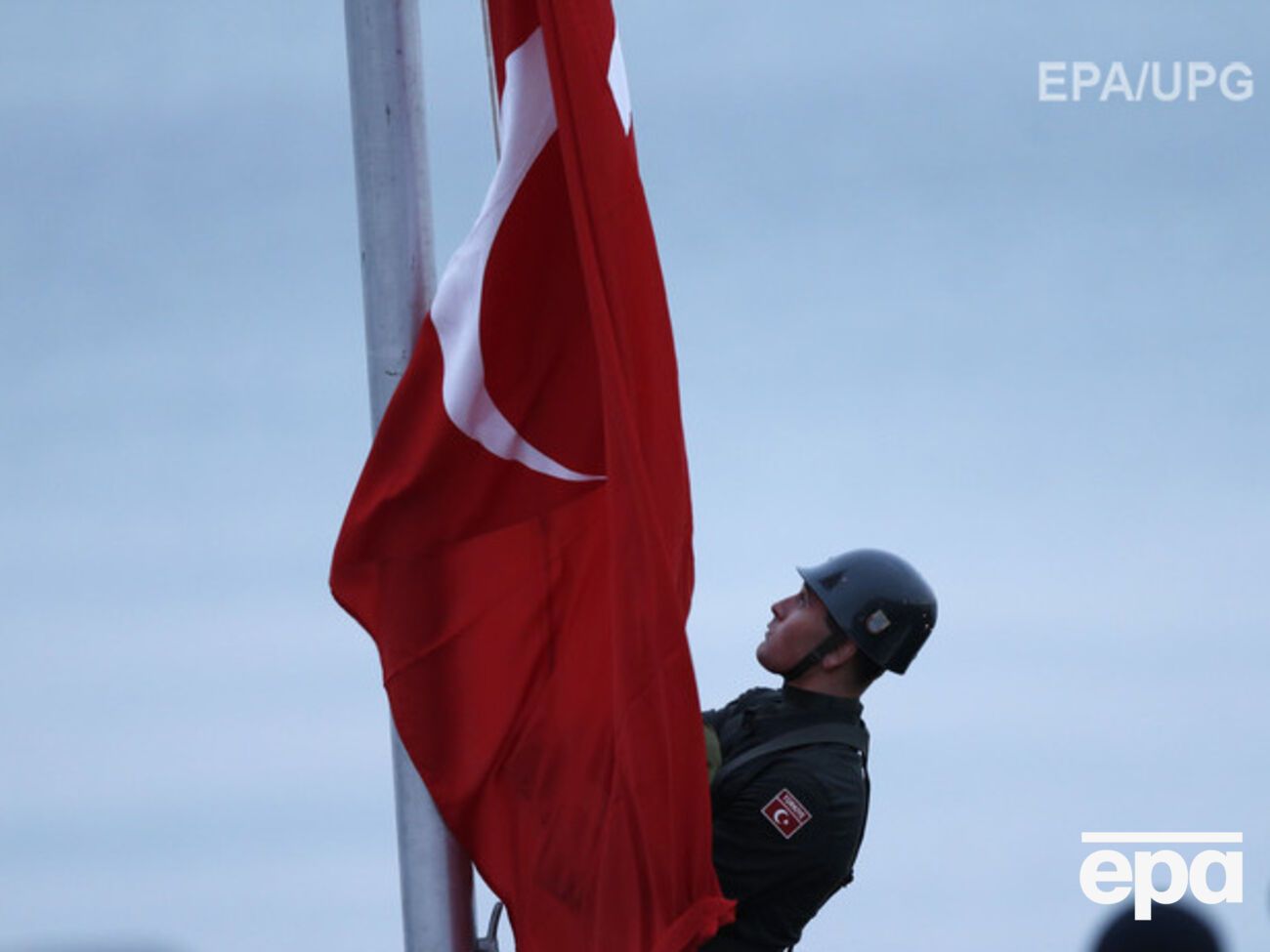 Турция строит четырехметровую стену на границе с Сирией