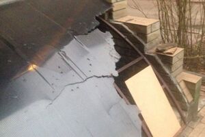 В квартире, возле которой произошел взрыв, по словам соседей, живет "обычный человек"