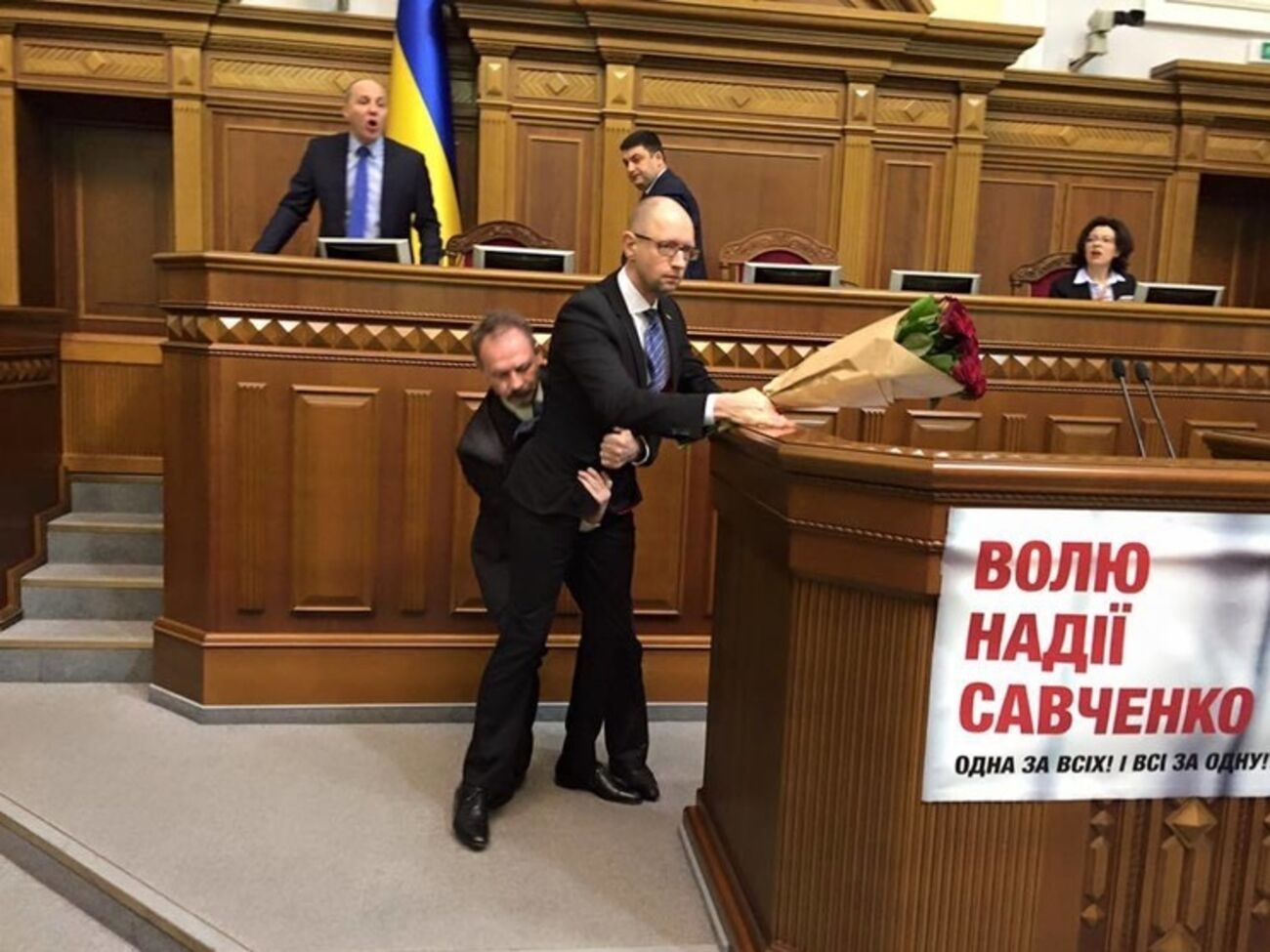 Барне удалось приподнять Яценюка