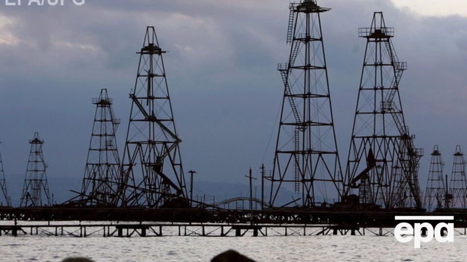 Нефть продолжает стремительно дешеветь