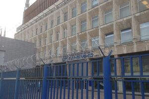 Вокруг знаменитого российского телецентра натягивают "колючку"