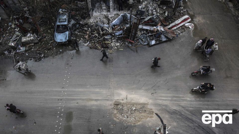 В результате трех взрывов на северо-востоке Сирии погибли около 50 человек