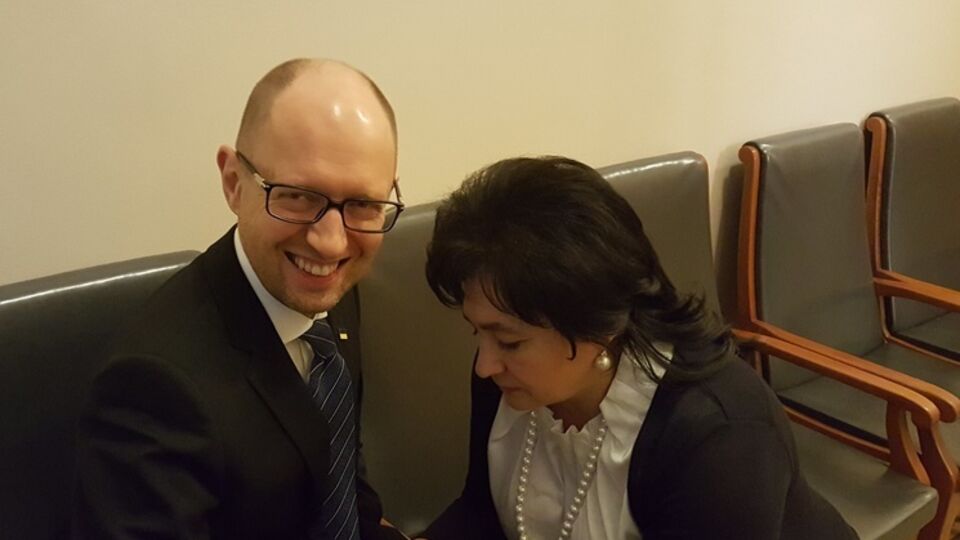 Аваков: Мария Матиос – добрая душа, пришивает оторванную диким человеком пуговицу