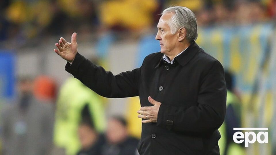 Фоменко пока не знает, продолжит ли работу в сборной