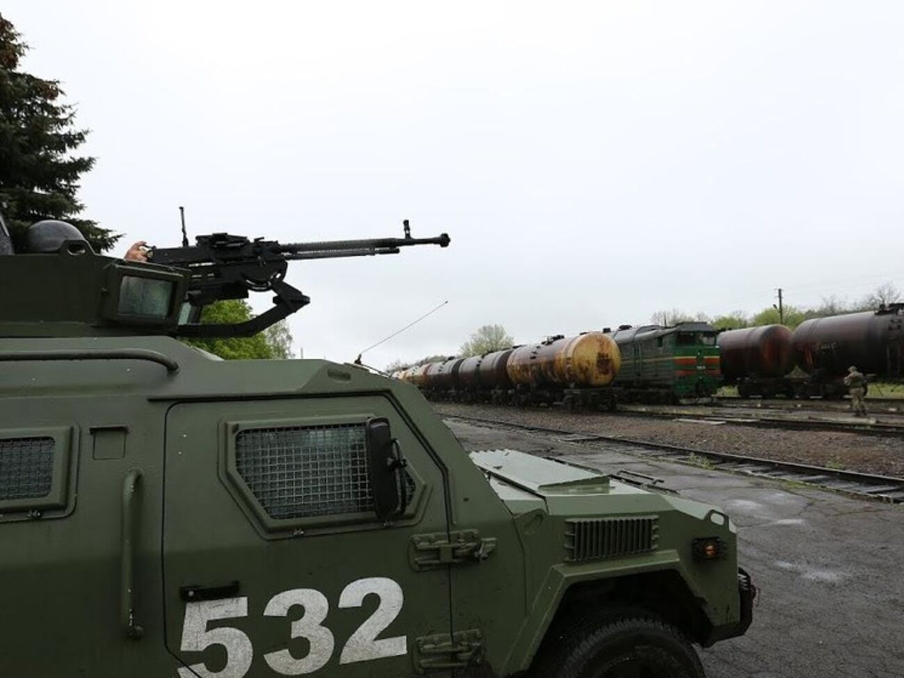 Украинцев с неожиданной контрабандой пограничники поймали на железнодорожной станции "Фенольная"