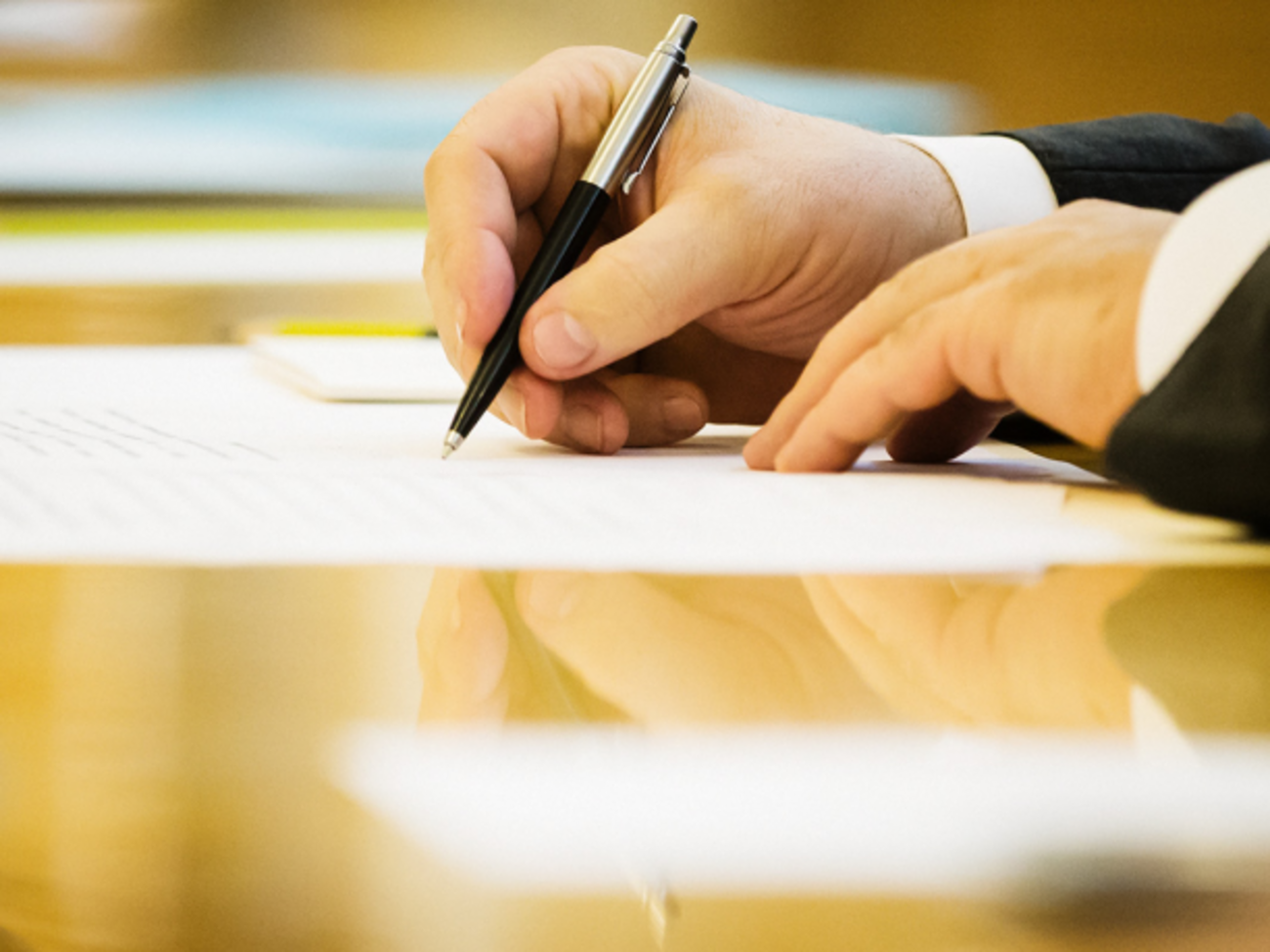 Порошенко подписал законы о децентрализации полномочий по государственной регистрации