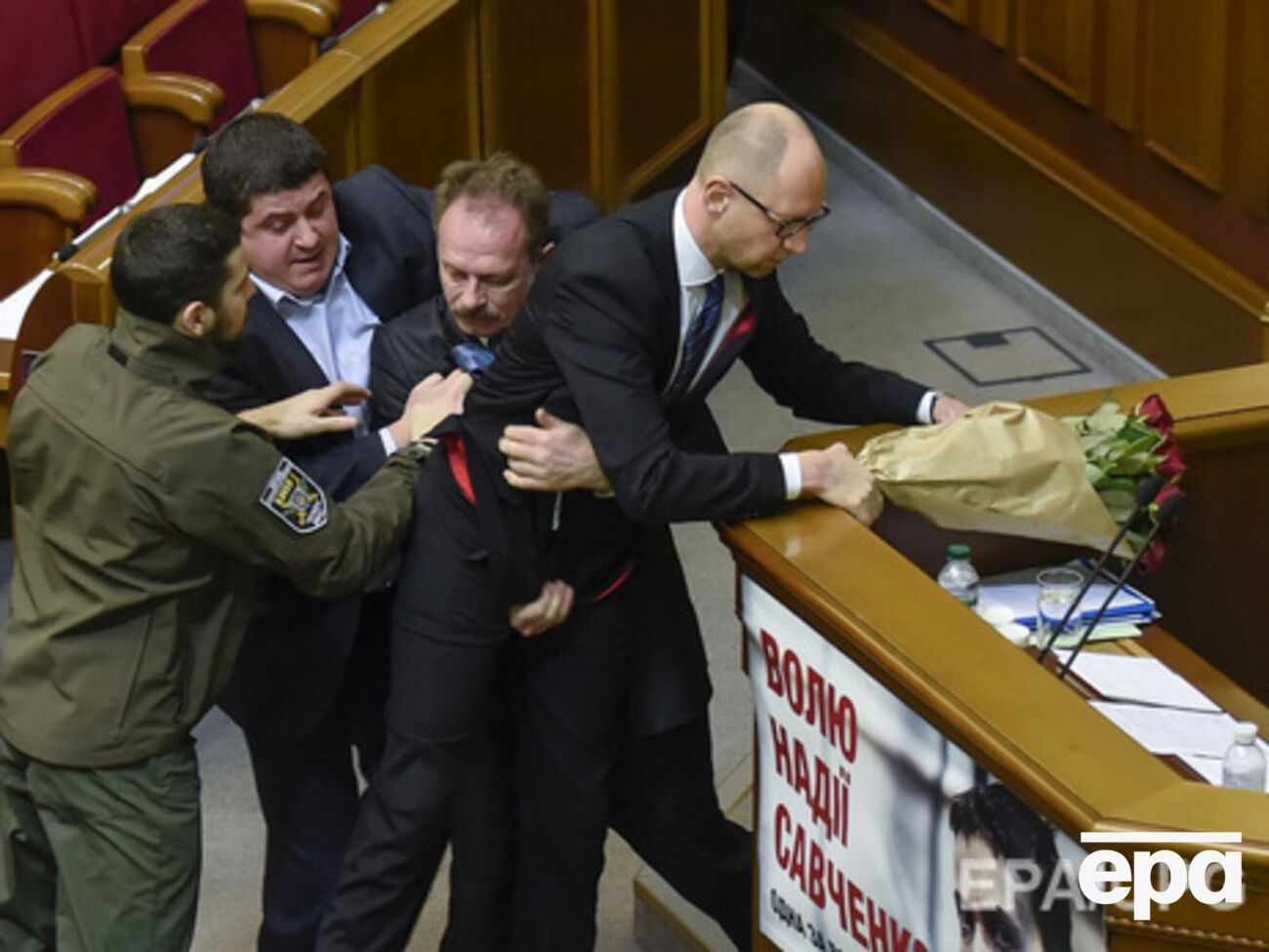 Олег Барна: Если Яценюк по-хорошему не уйдет, его вынесут люди