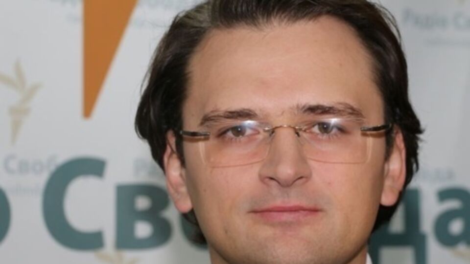 Кулеба: Государство говорит "спасибо" и поощрительно хлопает по плечу. А на Новый год детям подарят по упаковке конфет